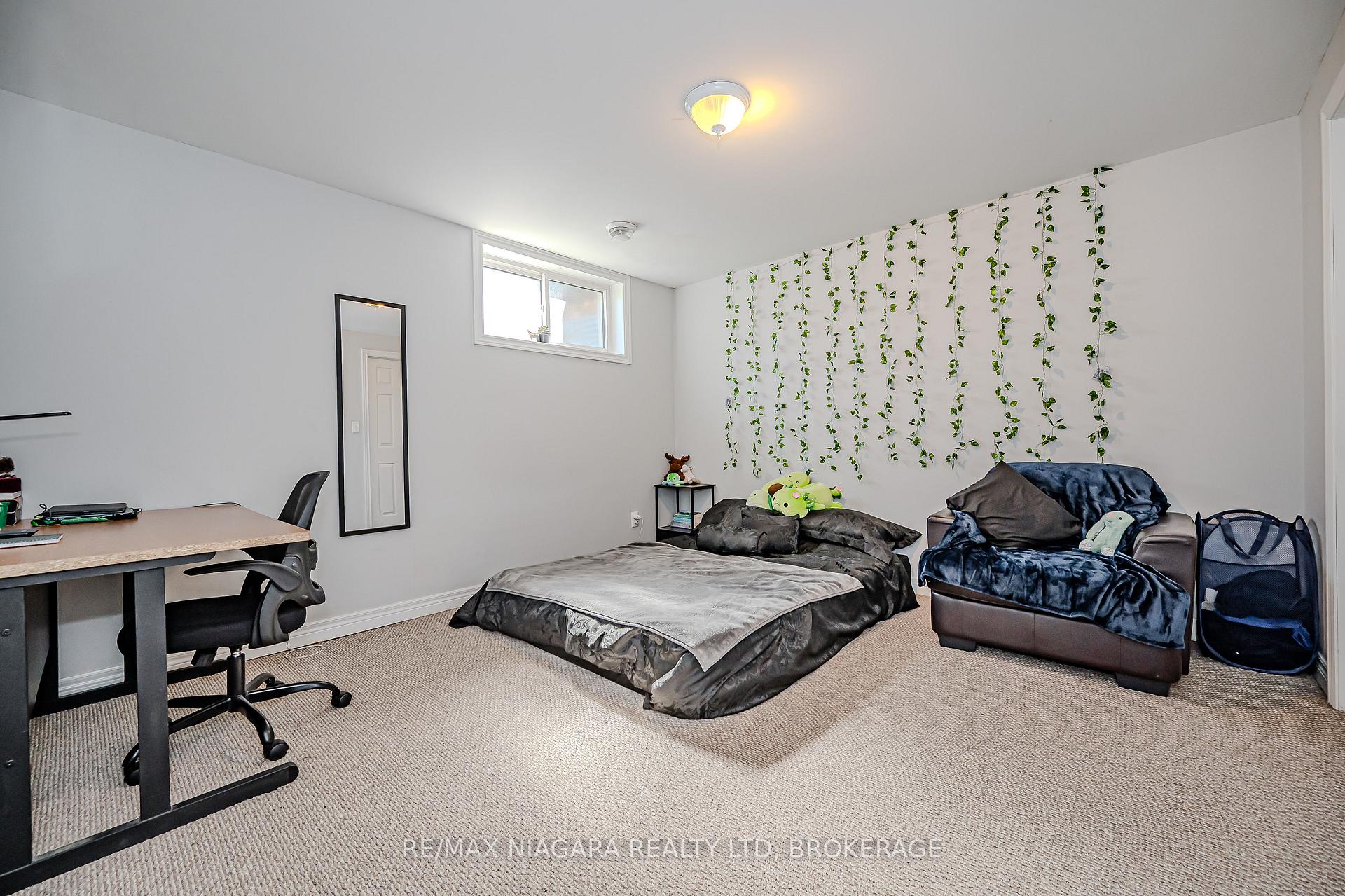 Photo 35 of 33B Pinecrest Avenue, St. Catharines, Burleigh Hill — HOMEH