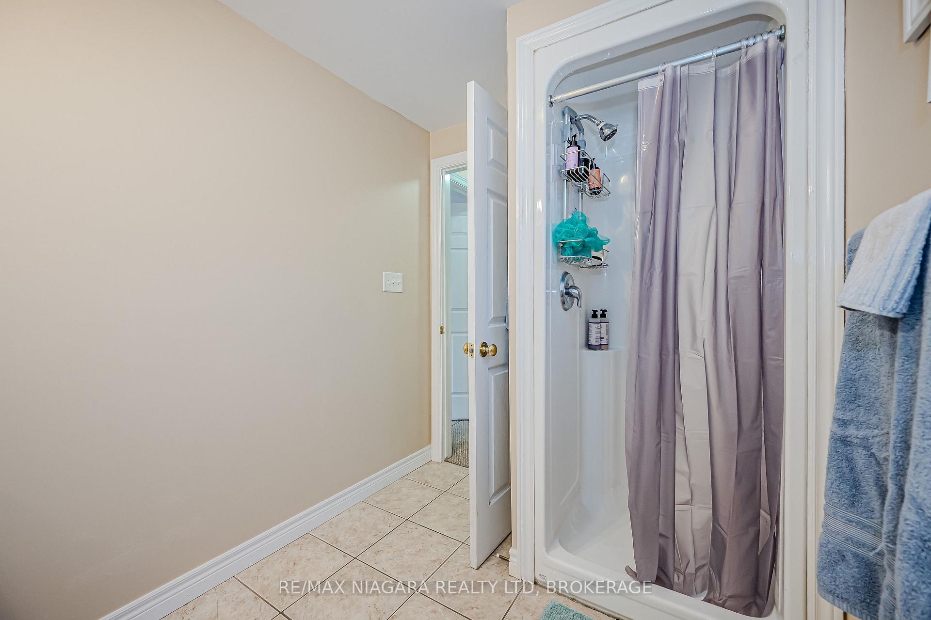 Photo 39 of 33B Pinecrest Avenue, St. Catharines, Burleigh Hill — HOMEH