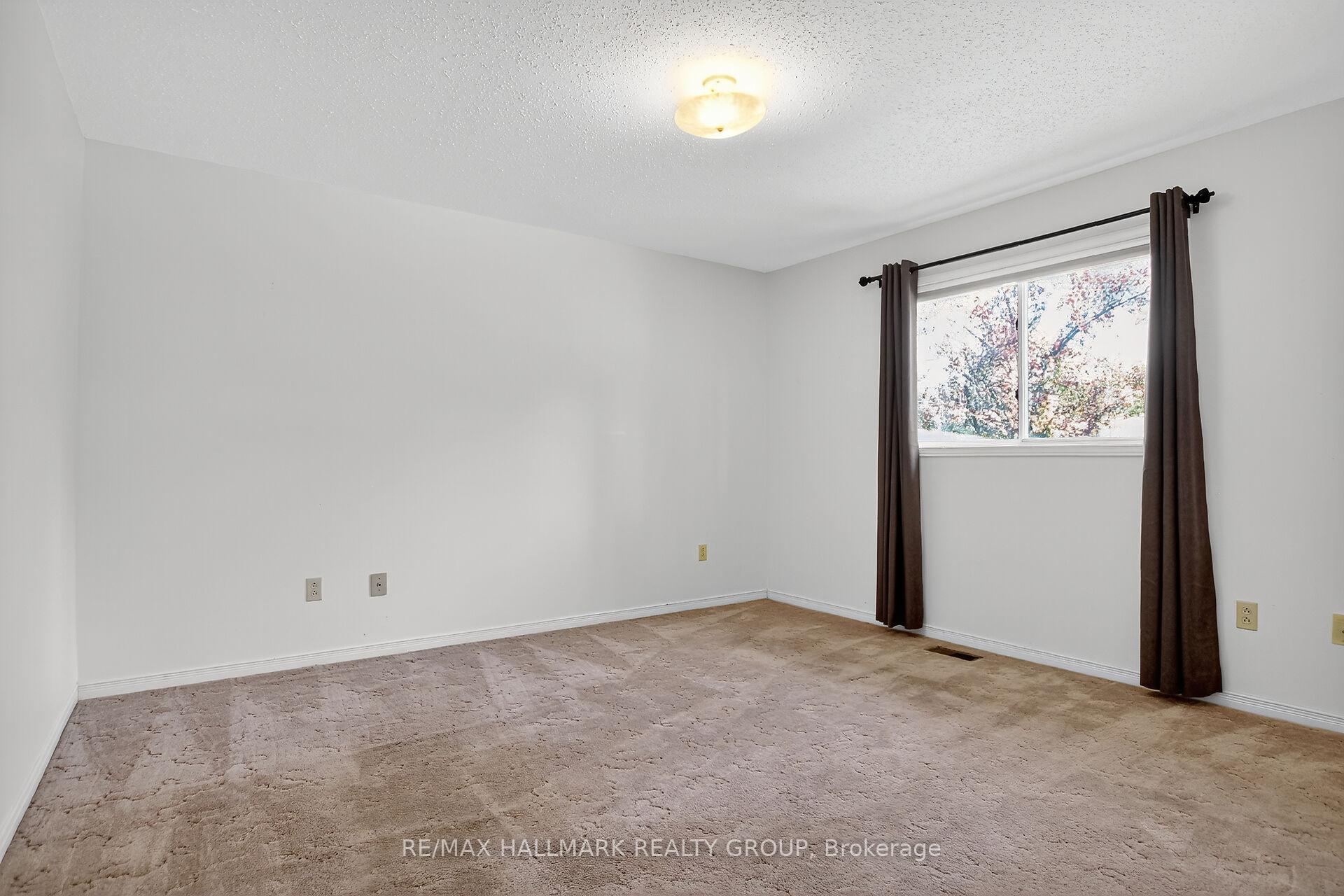 Photo 20 of 40 Colonel Murray Street, Ottawa, Richmond — HOMEH