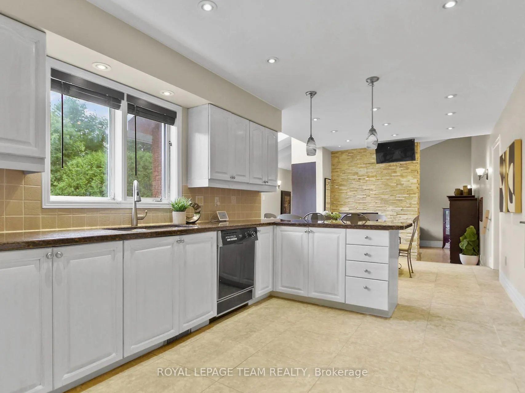 Photo 16 of 1105 Cindy Hill Crescent, Ottawa, Manotick Long Island & Nicholls Island — HOMEH