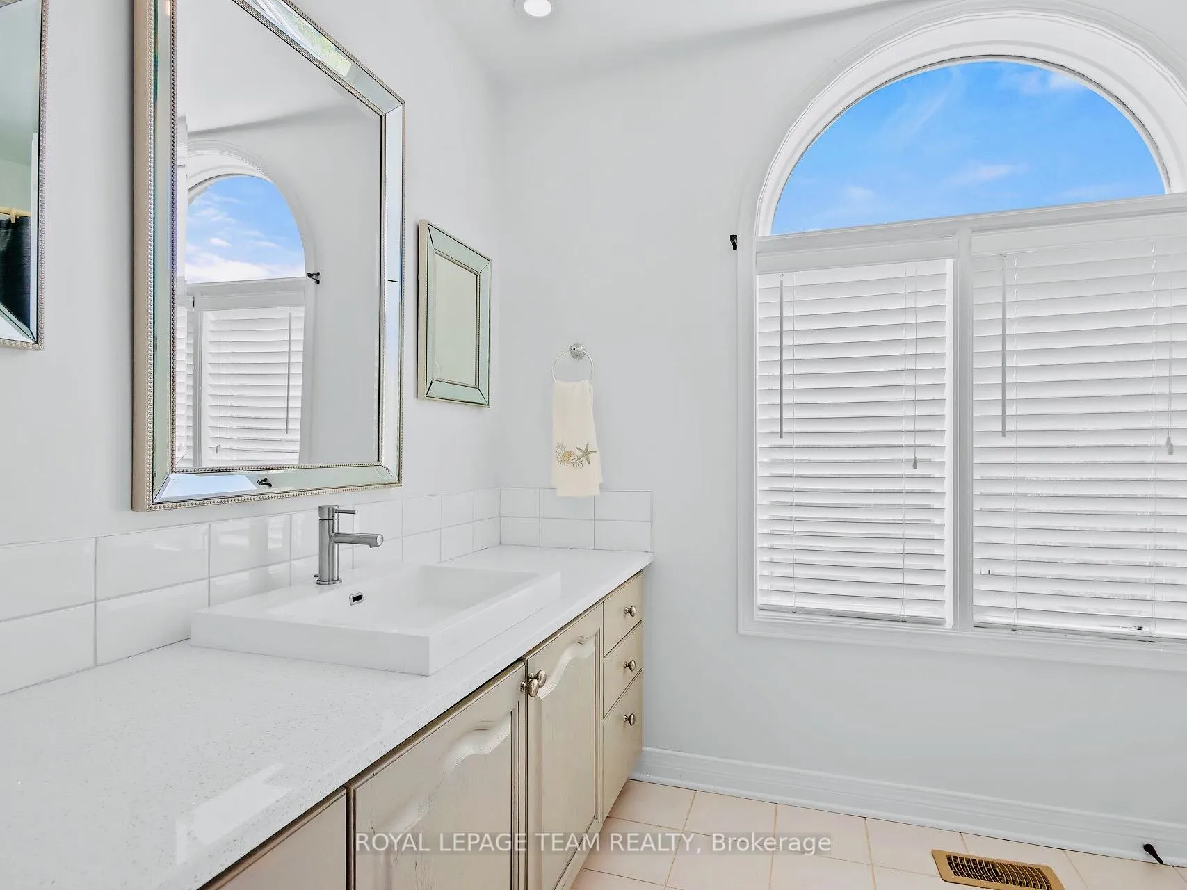 Photo 36 of 1105 Cindy Hill Crescent, Ottawa, Manotick Long Island & Nicholls Island — HOMEH