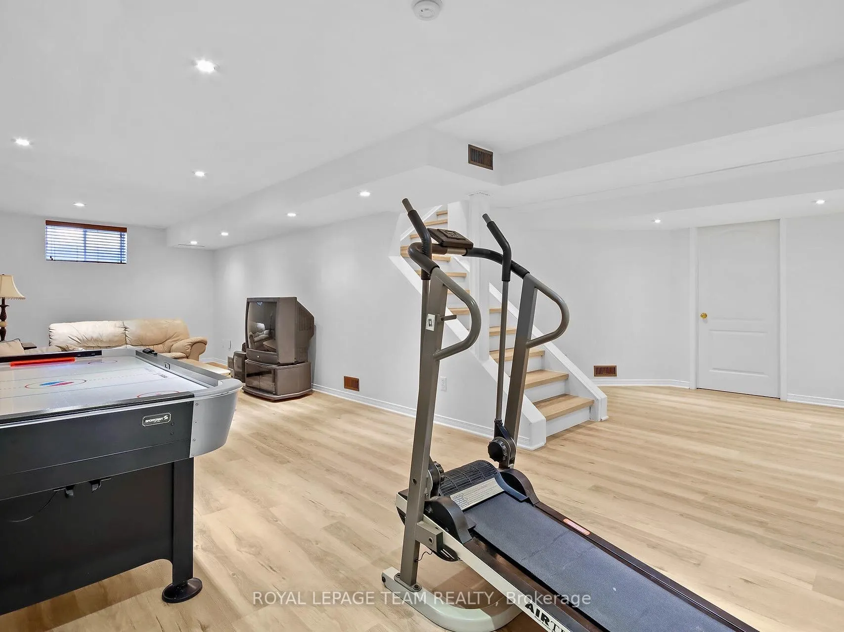 Photo 38 of 1105 Cindy Hill Crescent, Ottawa, Manotick Long Island & Nicholls Island — HOMEH