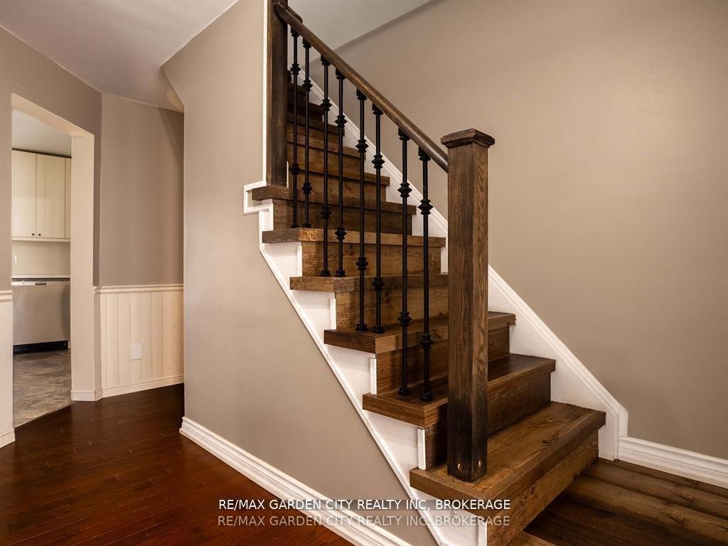 Photo 17 of 11 Vintage Crescent, St. Catharines, Ridley — HOMEH