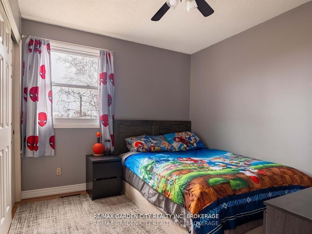 Photo 19 of 11 Vintage Crescent, St. Catharines, Ridley — HOMEH