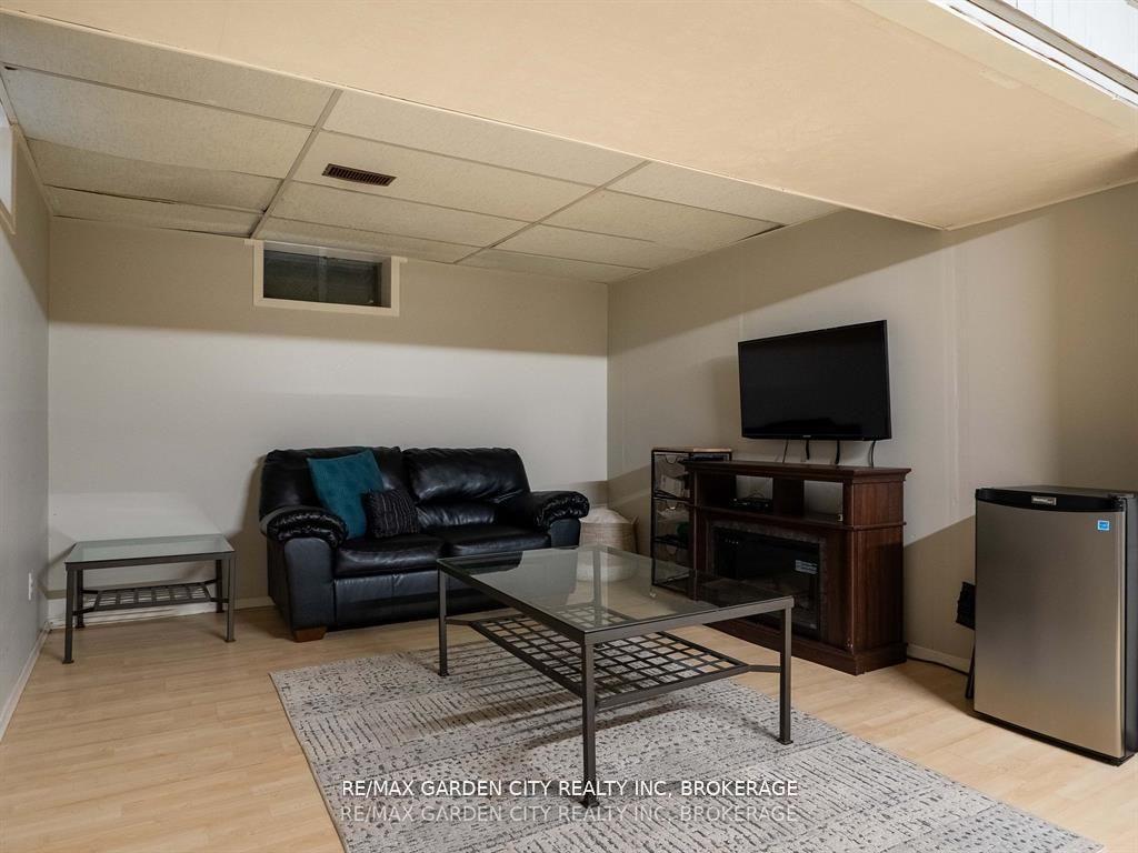 Photo 29 of 11 Vintage Crescent, St. Catharines, Ridley — HOMEH