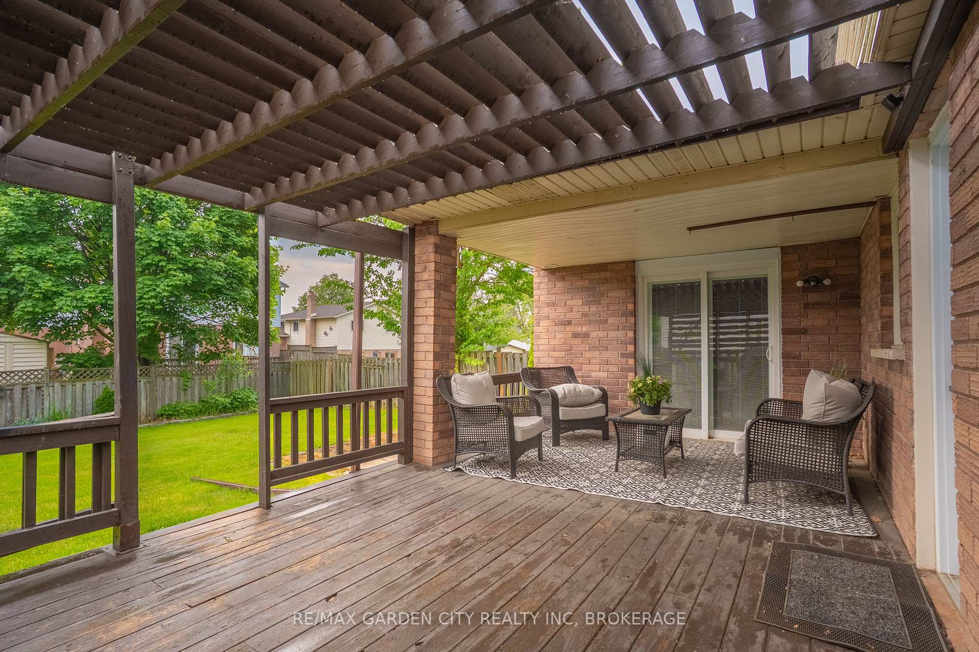 Photo 38 of 11 Vintage Crescent, St. Catharines, Ridley — HOMEH