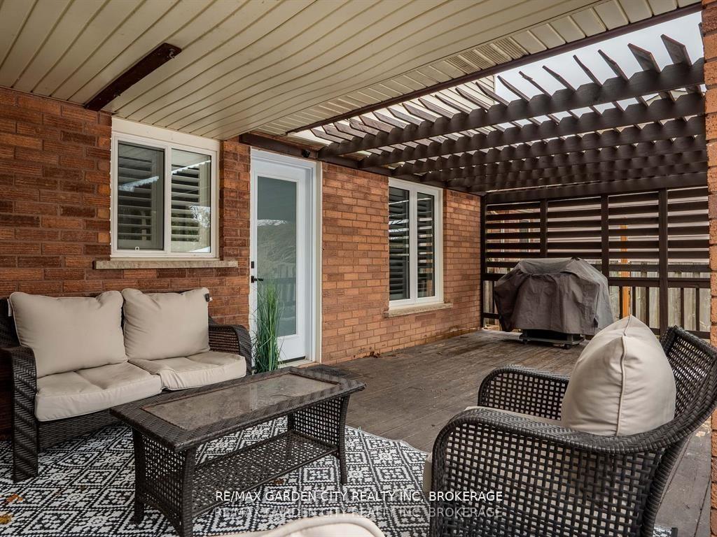 Photo 39 of 11 Vintage Crescent, St. Catharines, Ridley — HOMEH