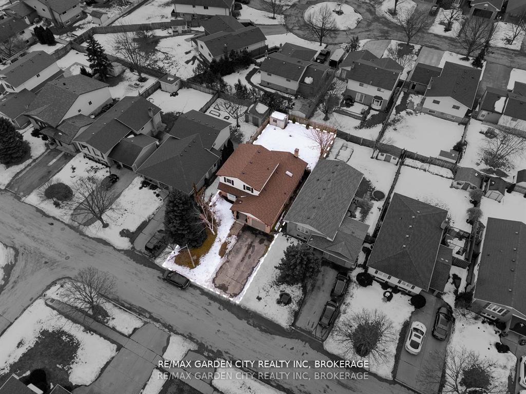 Photo 42 of 11 Vintage Crescent, St. Catharines, Ridley — HOMEH