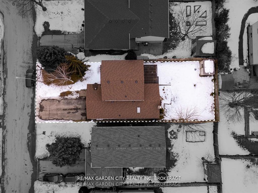 Photo 43 of 11 Vintage Crescent, St. Catharines, Ridley — HOMEH