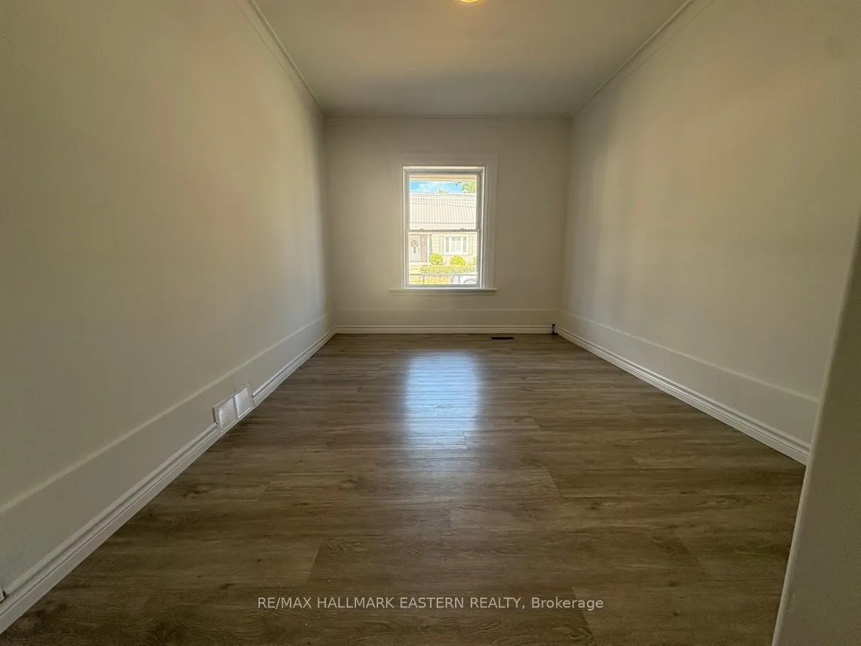 Photo 6 of 581 Paterson Street, Peterborough, Town Ward 3 — HOMEH