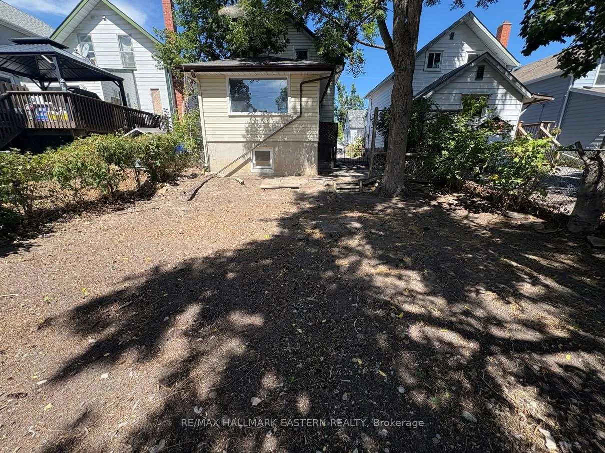 Photo 12 of 581 Paterson Street, Peterborough, Town Ward 3 — HOMEH