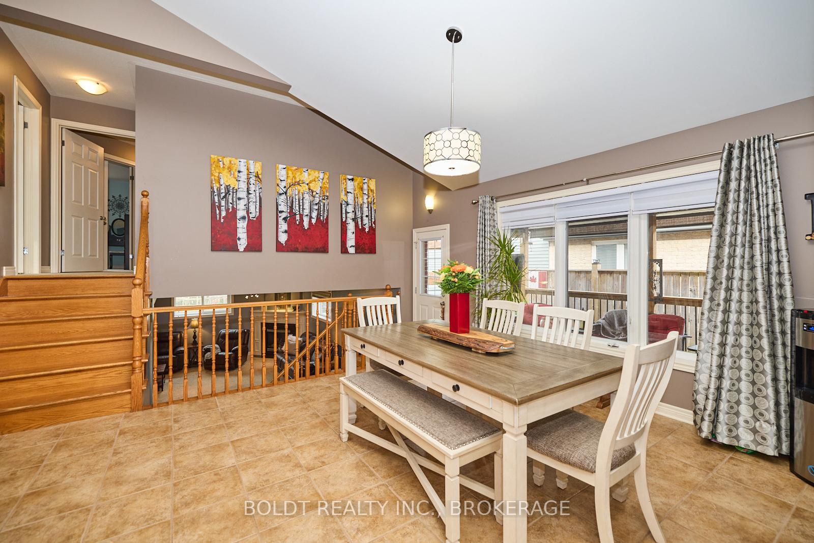 Photo 9 of 54 Briarwood Drive, St. Catharines, Rykert/Vansickle — HOMEH