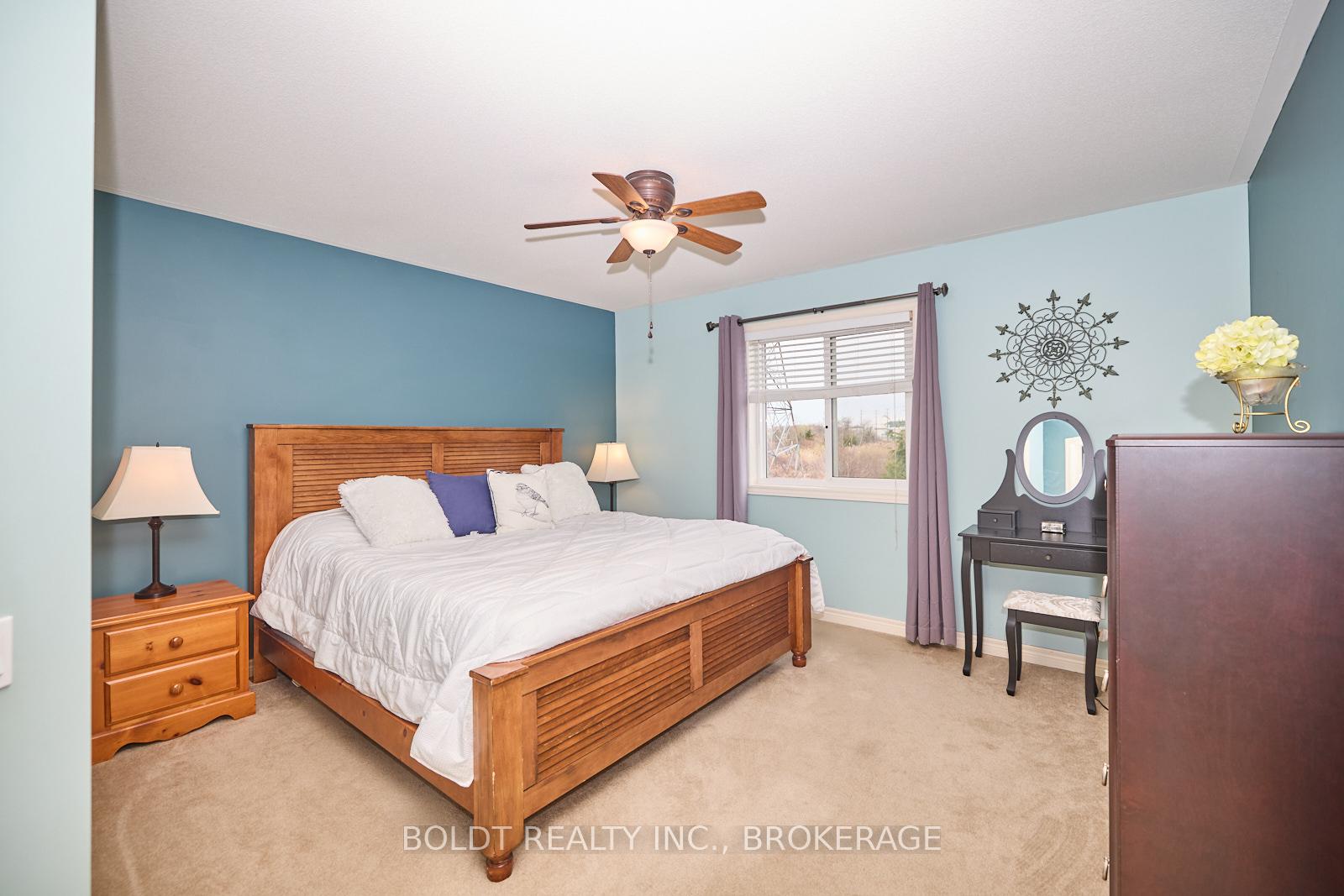Photo 10 of 54 Briarwood Drive, St. Catharines, Rykert/Vansickle — HOMEH