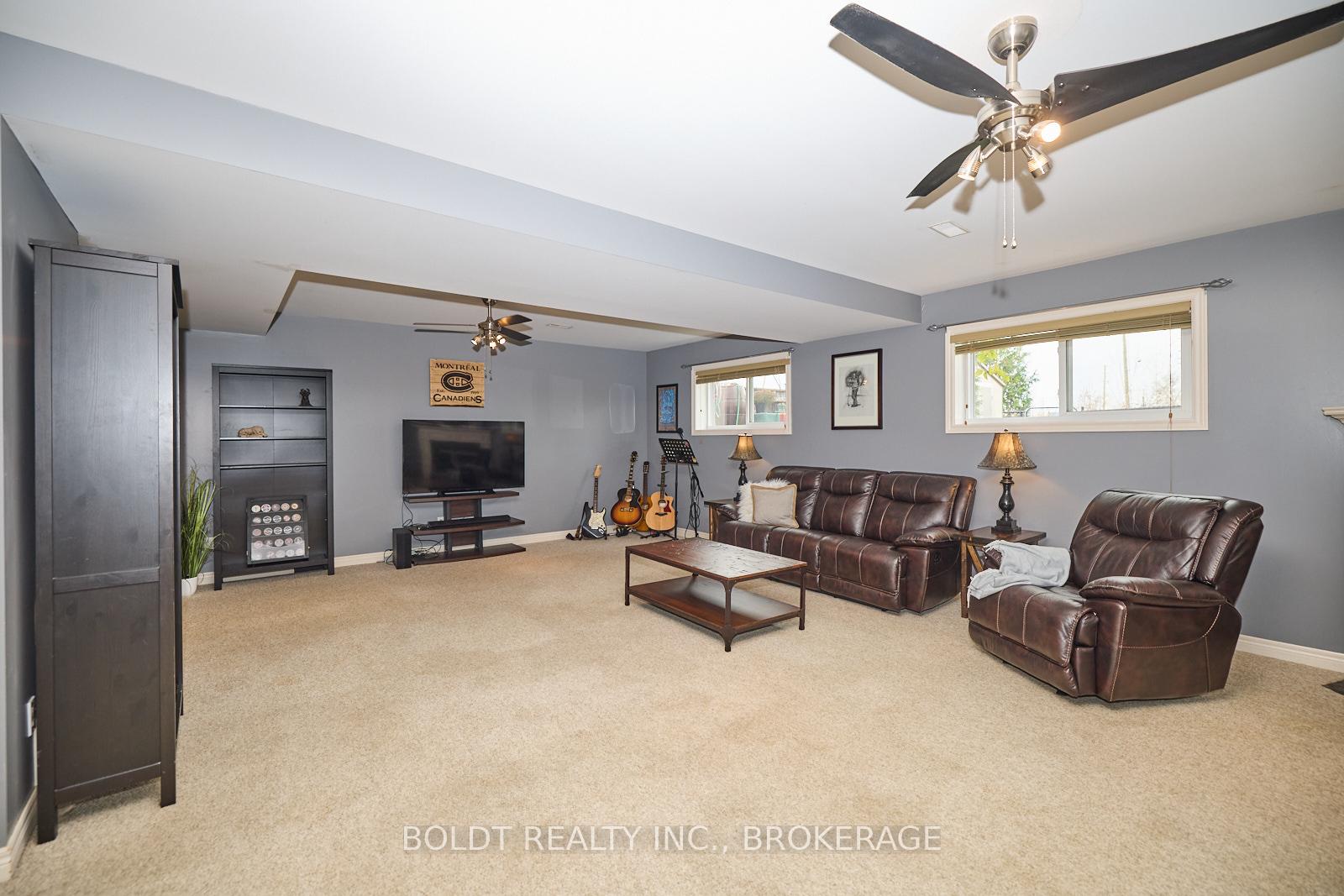 Photo 16 of 54 Briarwood Drive, St. Catharines, Rykert/Vansickle — HOMEH