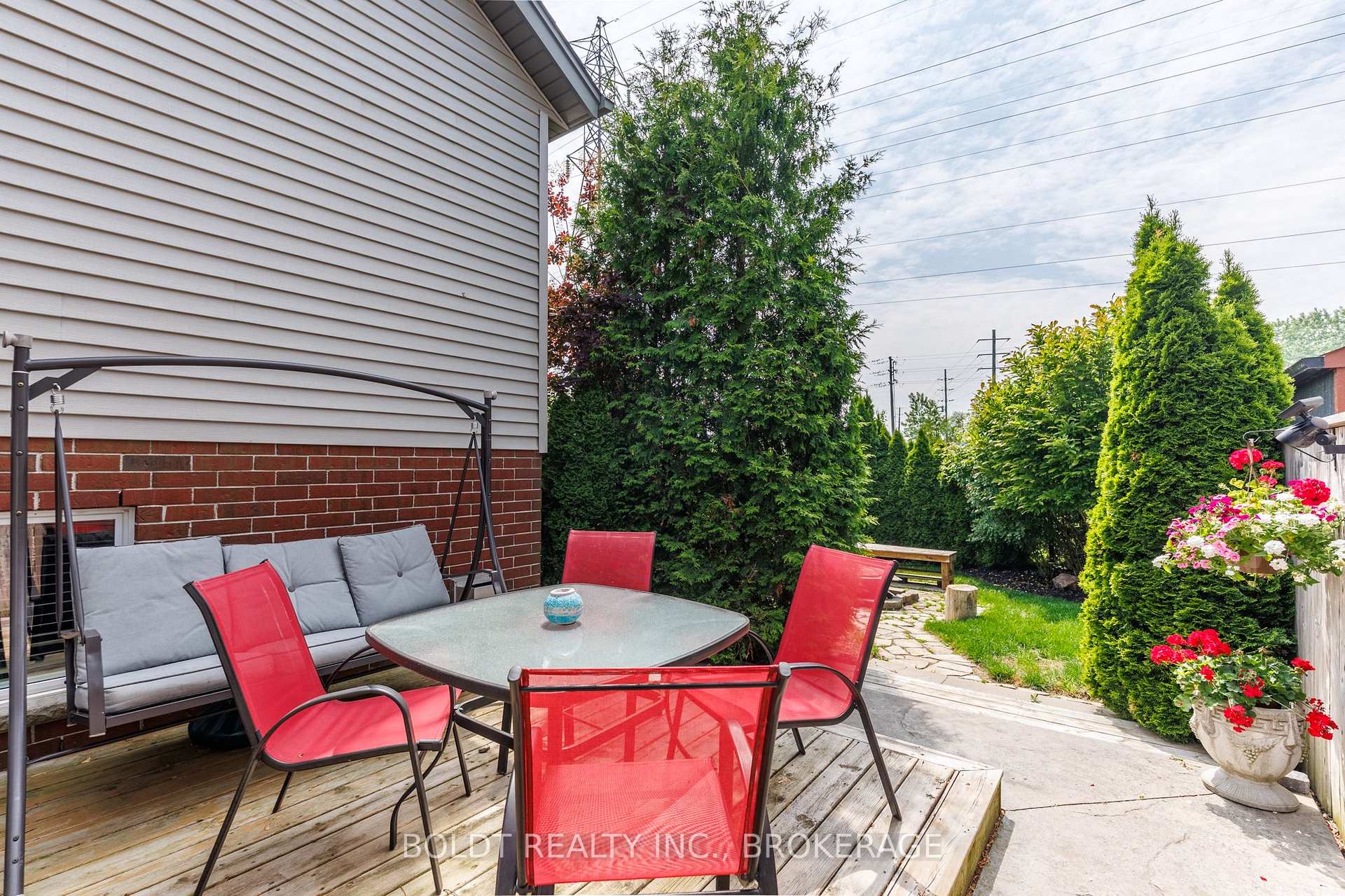 Photo 25 of 54 Briarwood Drive, St. Catharines, Rykert/Vansickle — HOMEH