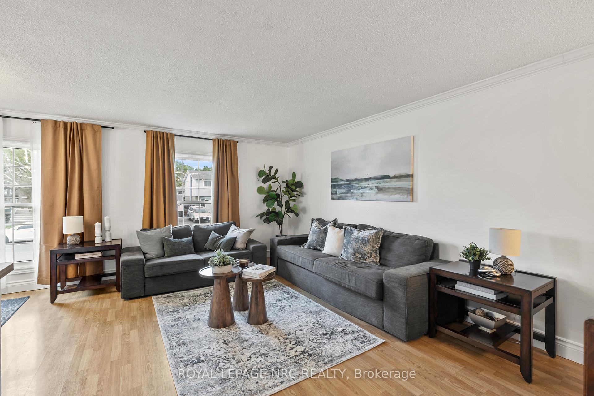 Photo 5 of 21 Garfield Lane, St. Catharines, Haig — HOMEH