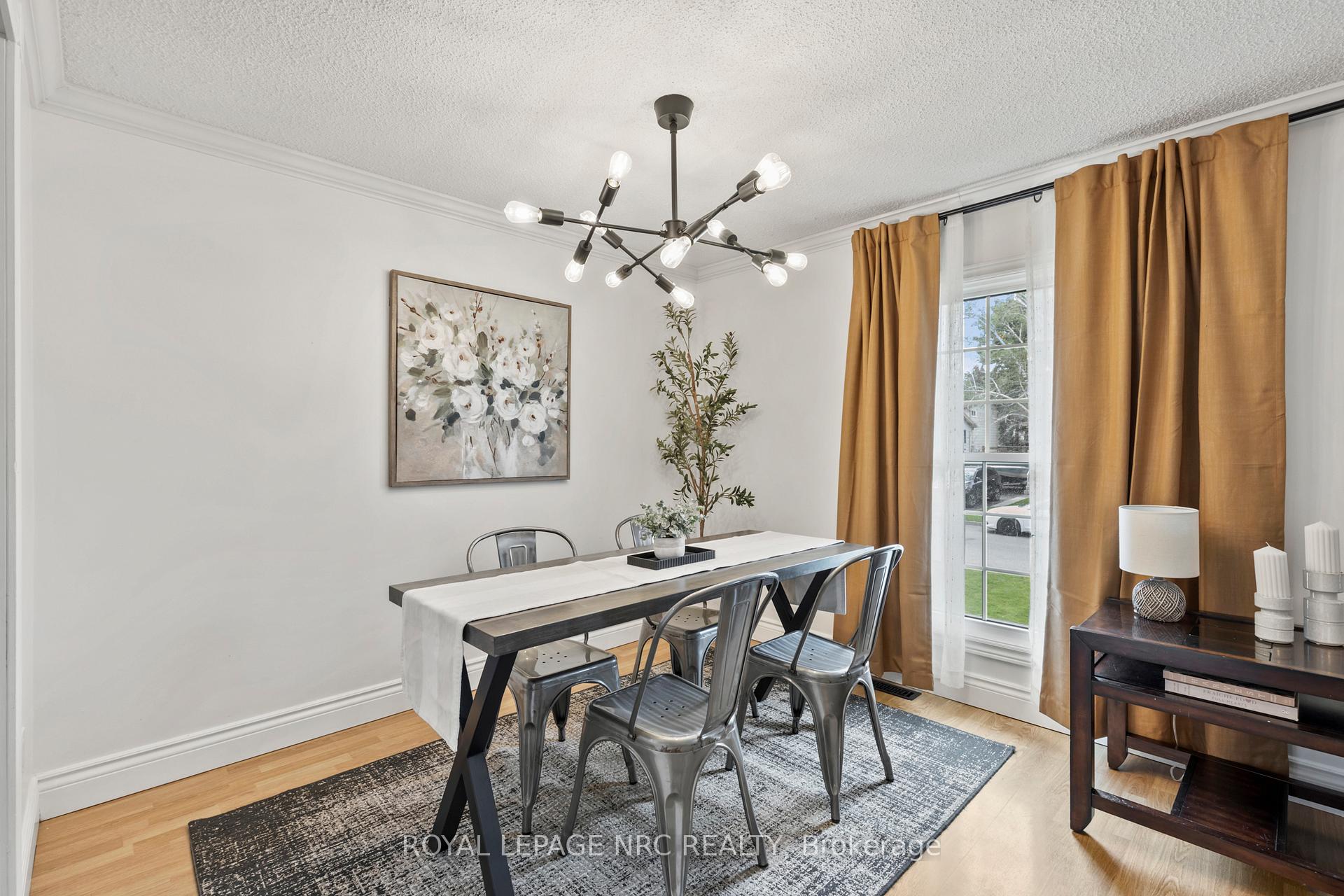 Photo 12 of 21 Garfield Lane, St. Catharines, Haig — HOMEH
