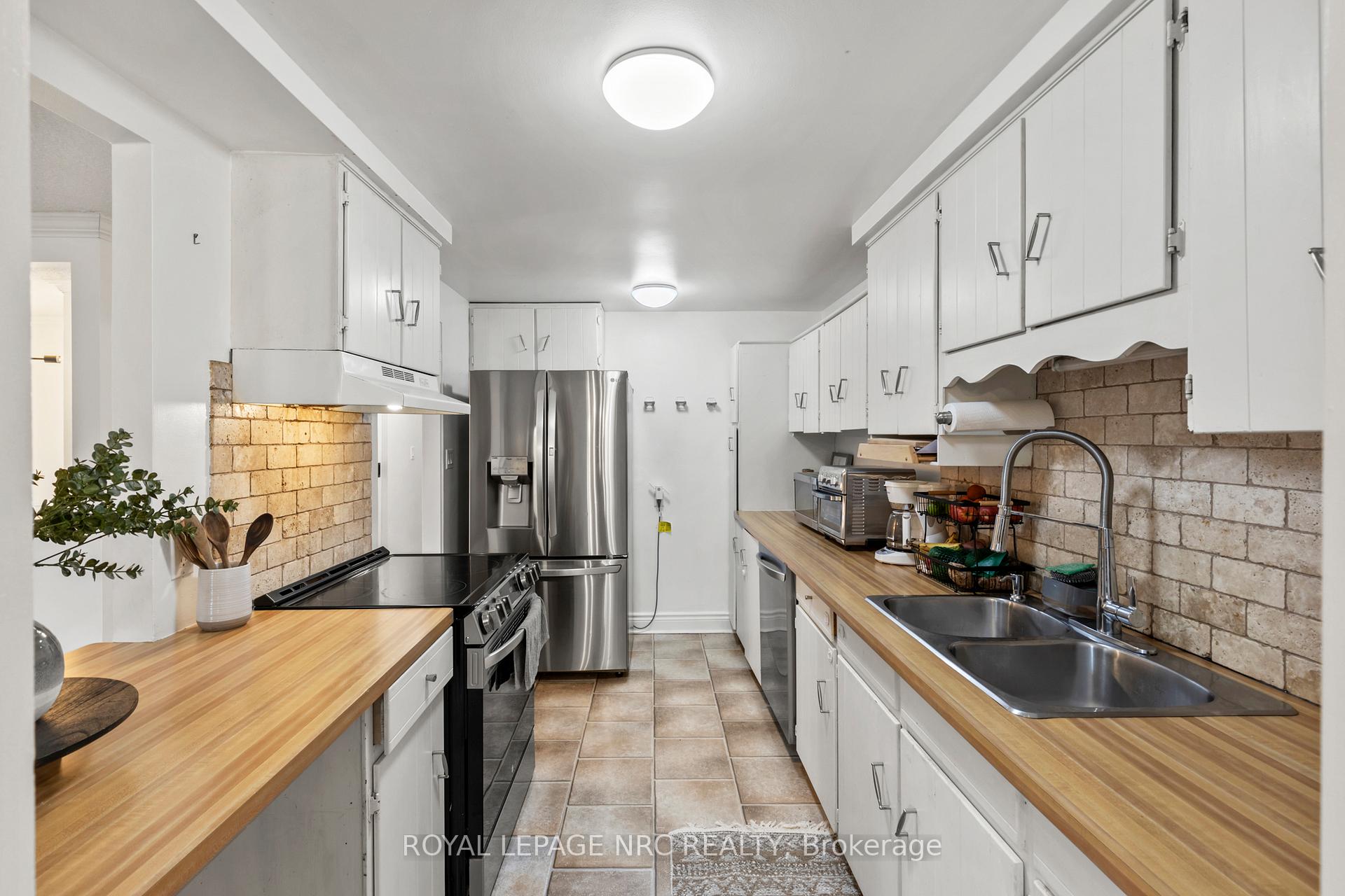 Photo 14 of 21 Garfield Lane, St. Catharines, Haig — HOMEH