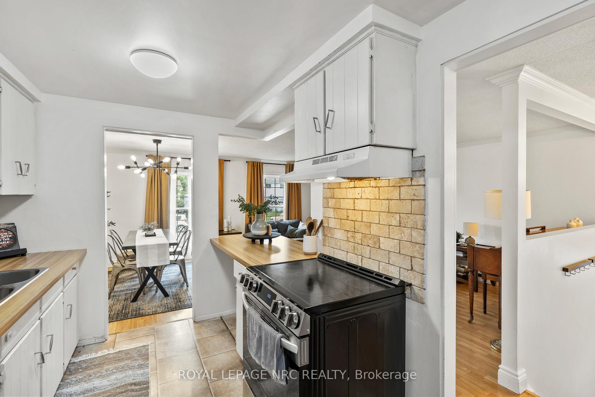 Photo 15 of 21 Garfield Lane, St. Catharines, Haig — HOMEH