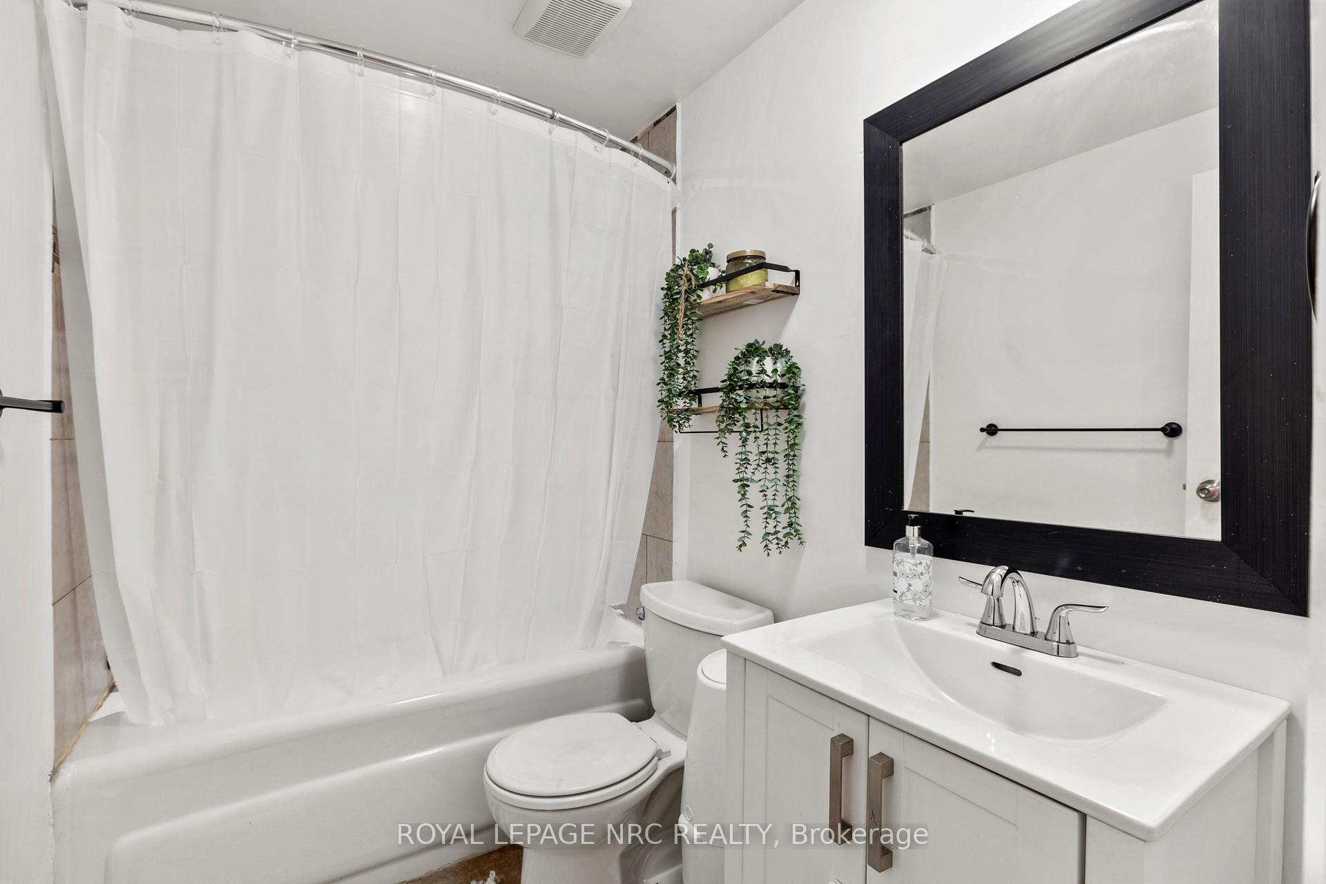 Photo 17 of 21 Garfield Lane, St. Catharines, Haig — HOMEH