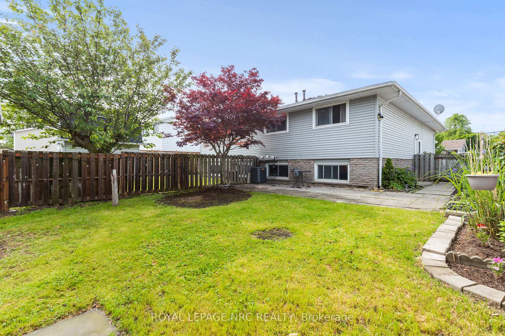 Photo 33 of 21 Garfield Lane, St. Catharines, Haig — HOMEH
