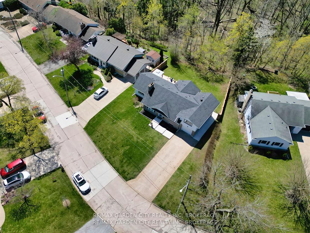 Photo 2 of 14 Elmridge Drive, St. Catharines, Glendale/Glenridge — HOMEH