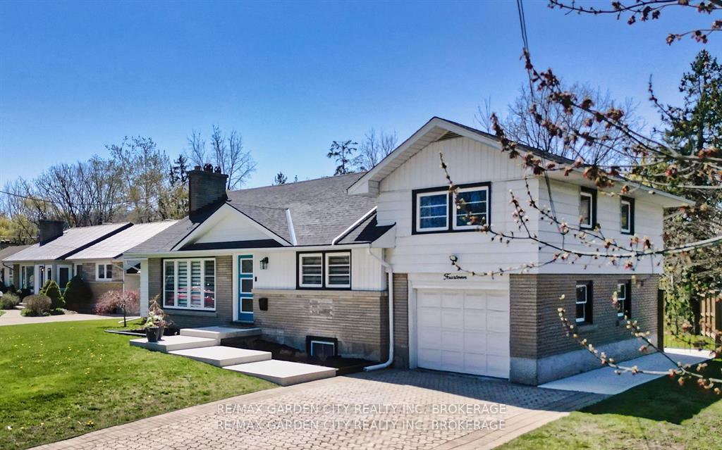 Photo 3 of 14 Elmridge Drive, St. Catharines, Glendale/Glenridge — HOMEH