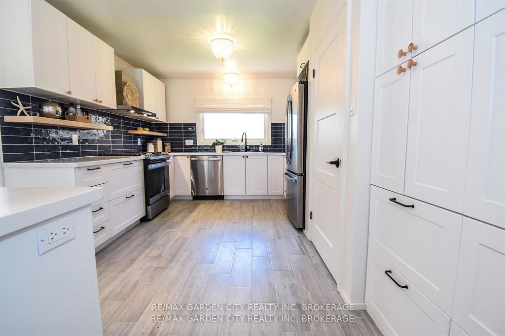 Photo 11 of 14 Elmridge Drive, St. Catharines, Glendale/Glenridge — HOMEH