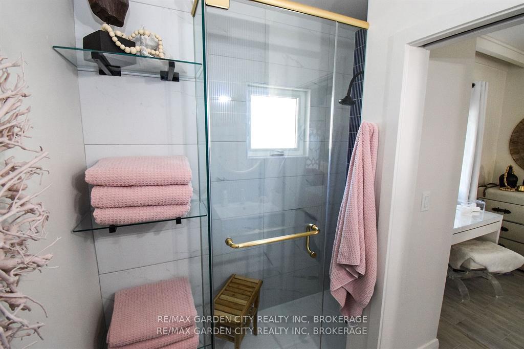 Photo 18 of 14 Elmridge Drive, St. Catharines, Glendale/Glenridge — HOMEH