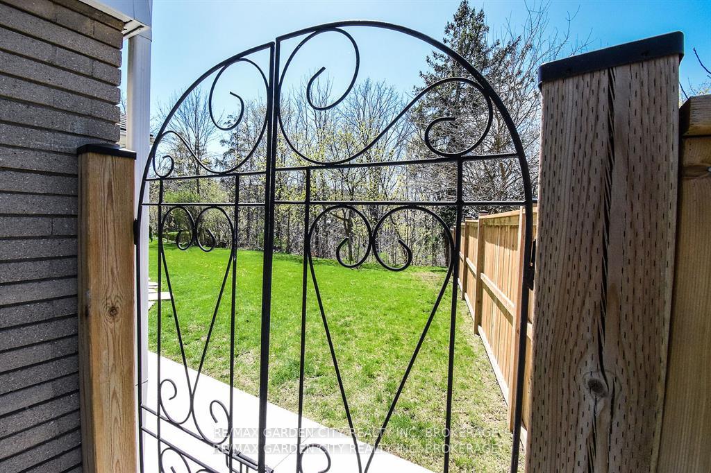 Photo 31 of 14 Elmridge Drive, St. Catharines, Glendale/Glenridge — HOMEH