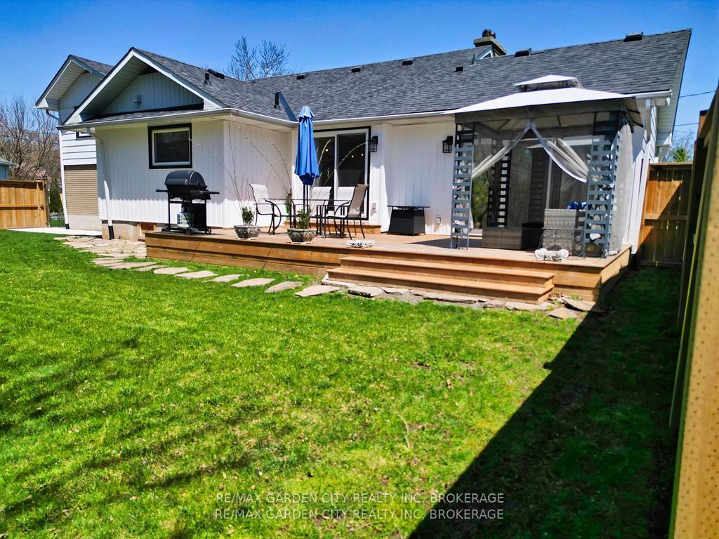 Photo 33 of 14 Elmridge Drive, St. Catharines, Glendale/Glenridge — HOMEH