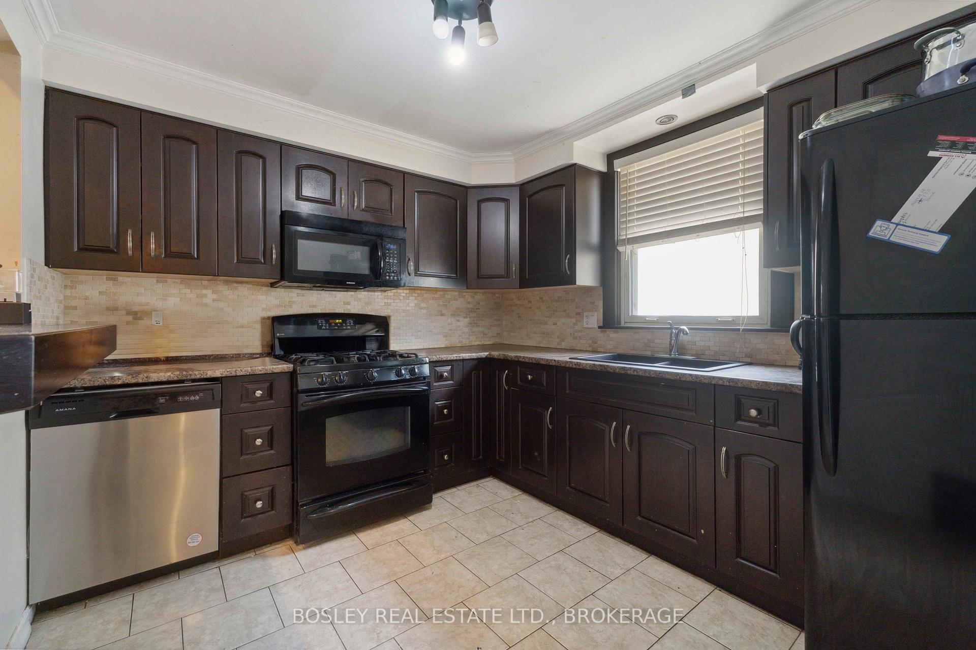 Photo 5 of 49 Fitzgerald Street, St. Catharines, Downtown — HOMEH