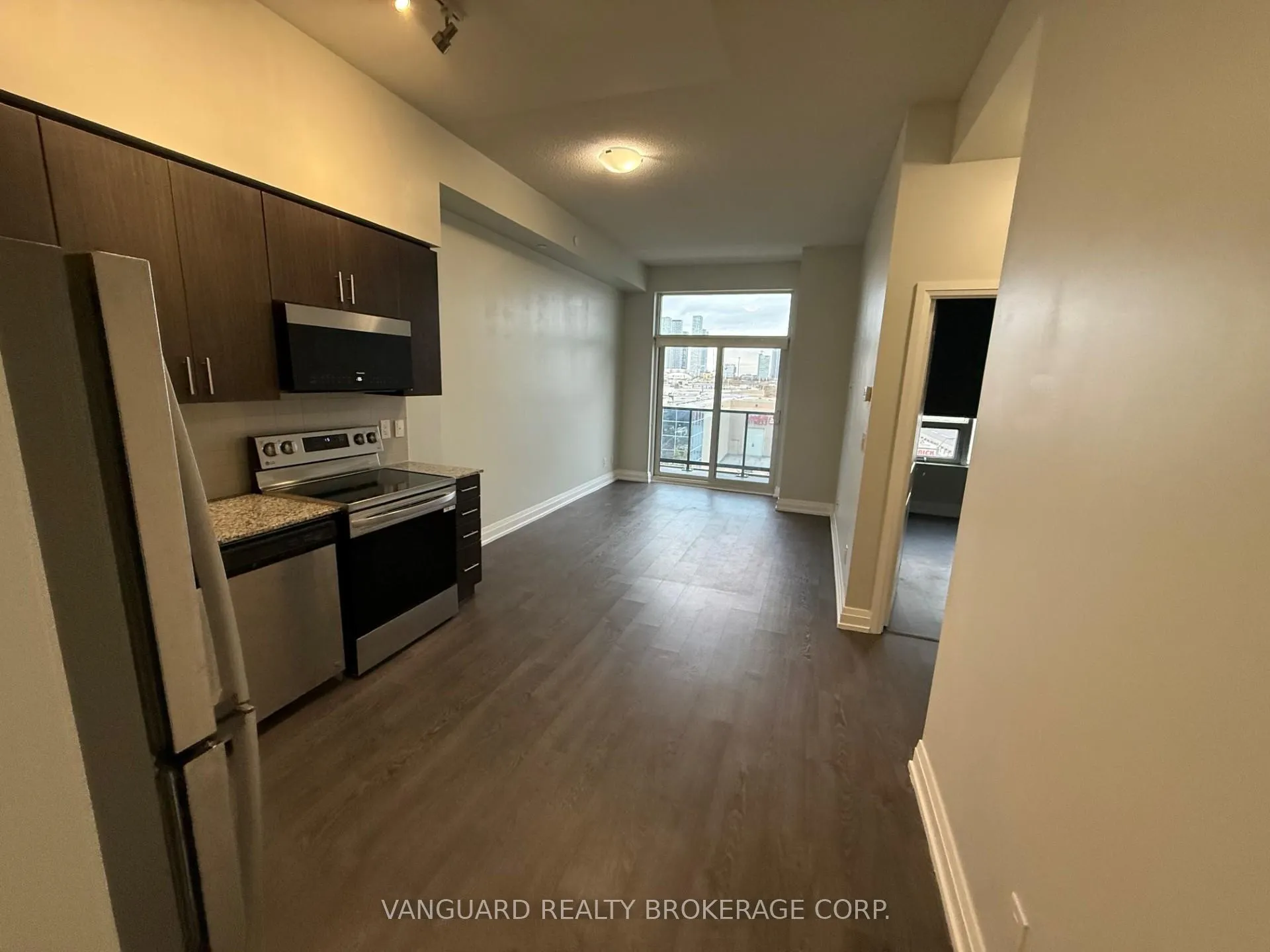 Photo 6 of Unit 316, 3600 Highway 7, Vaughan, East Woodbridge — HOMEH
