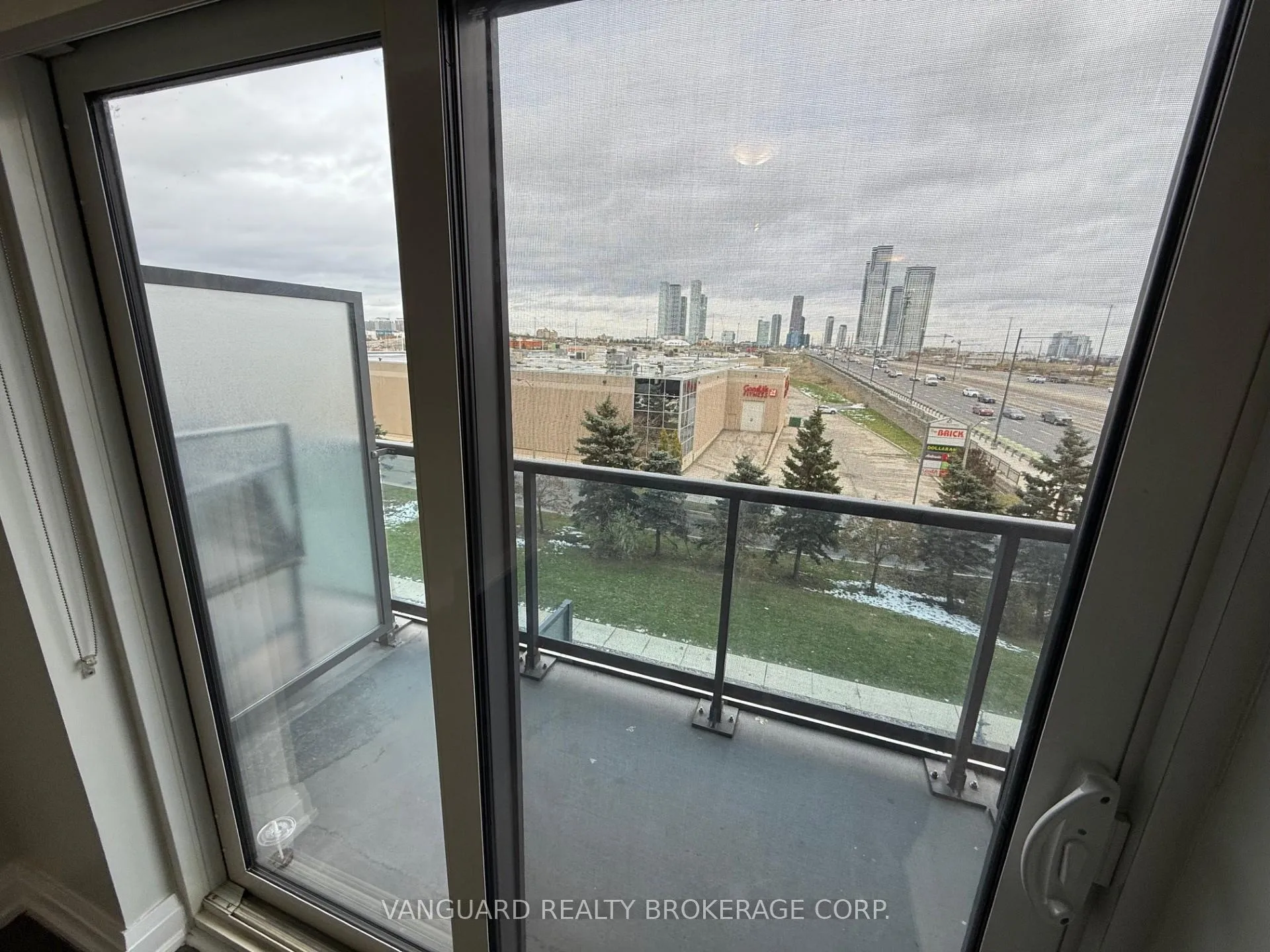 Photo 11 of Unit 316, 3600 Highway 7, Vaughan, East Woodbridge — HOMEH