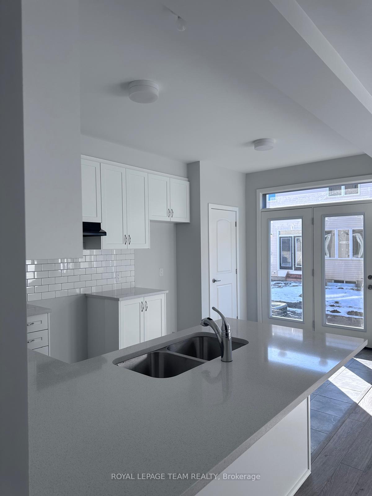 Photo 2 of 1074 Curraglass Walk, Ottawa, Stittsville (North) — HOMEH