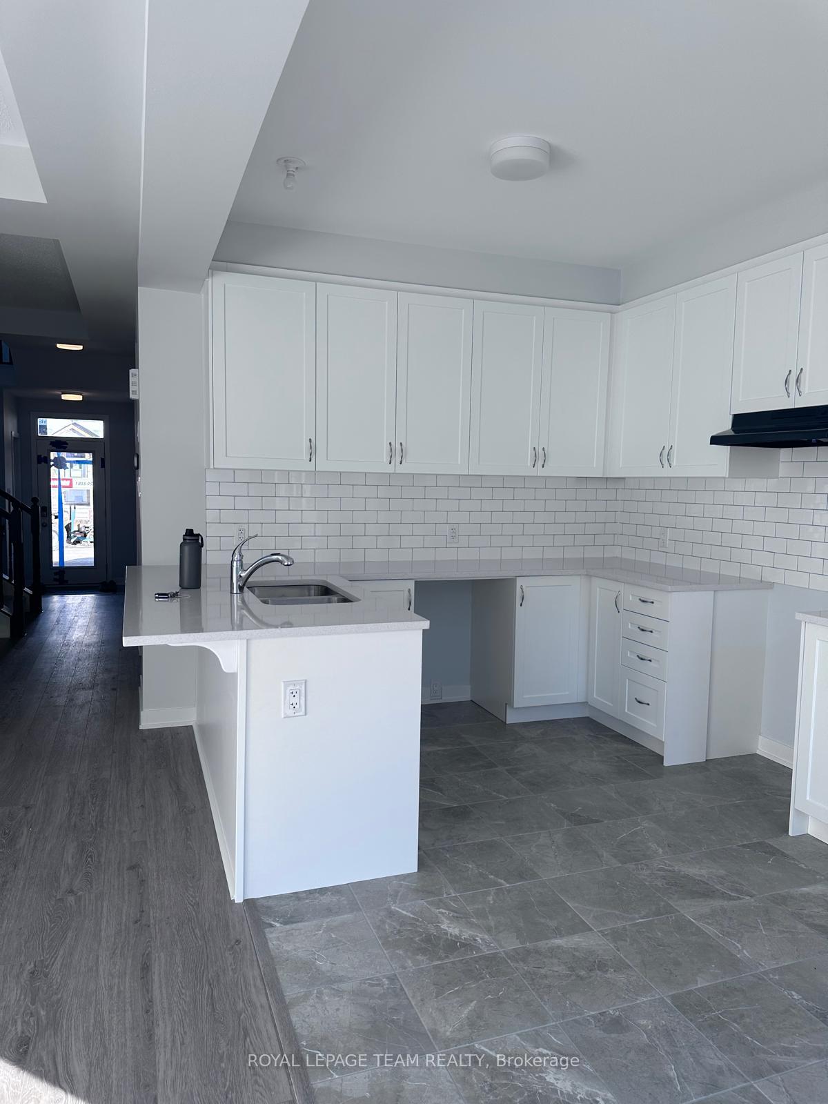 Photo 4 of 1074 Curraglass Walk, Ottawa, Stittsville (North) — HOMEH