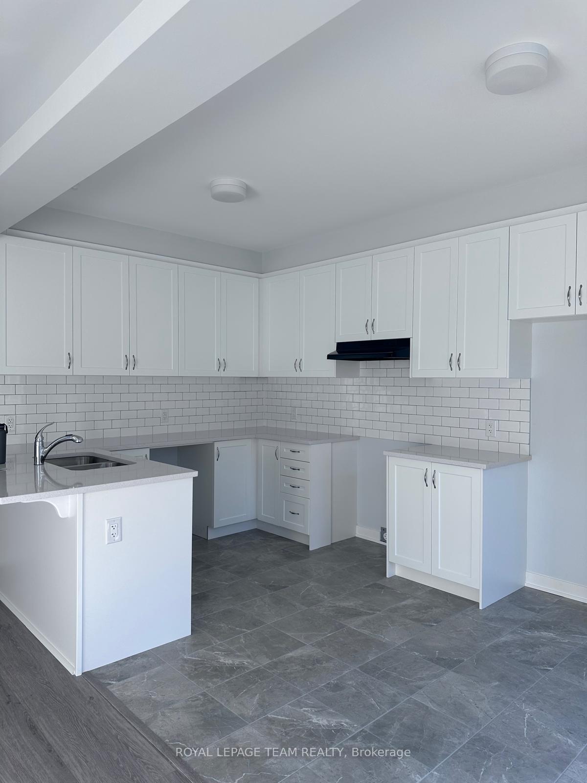 Photo 5 of 1074 Curraglass Walk, Ottawa, Stittsville (North) — HOMEH