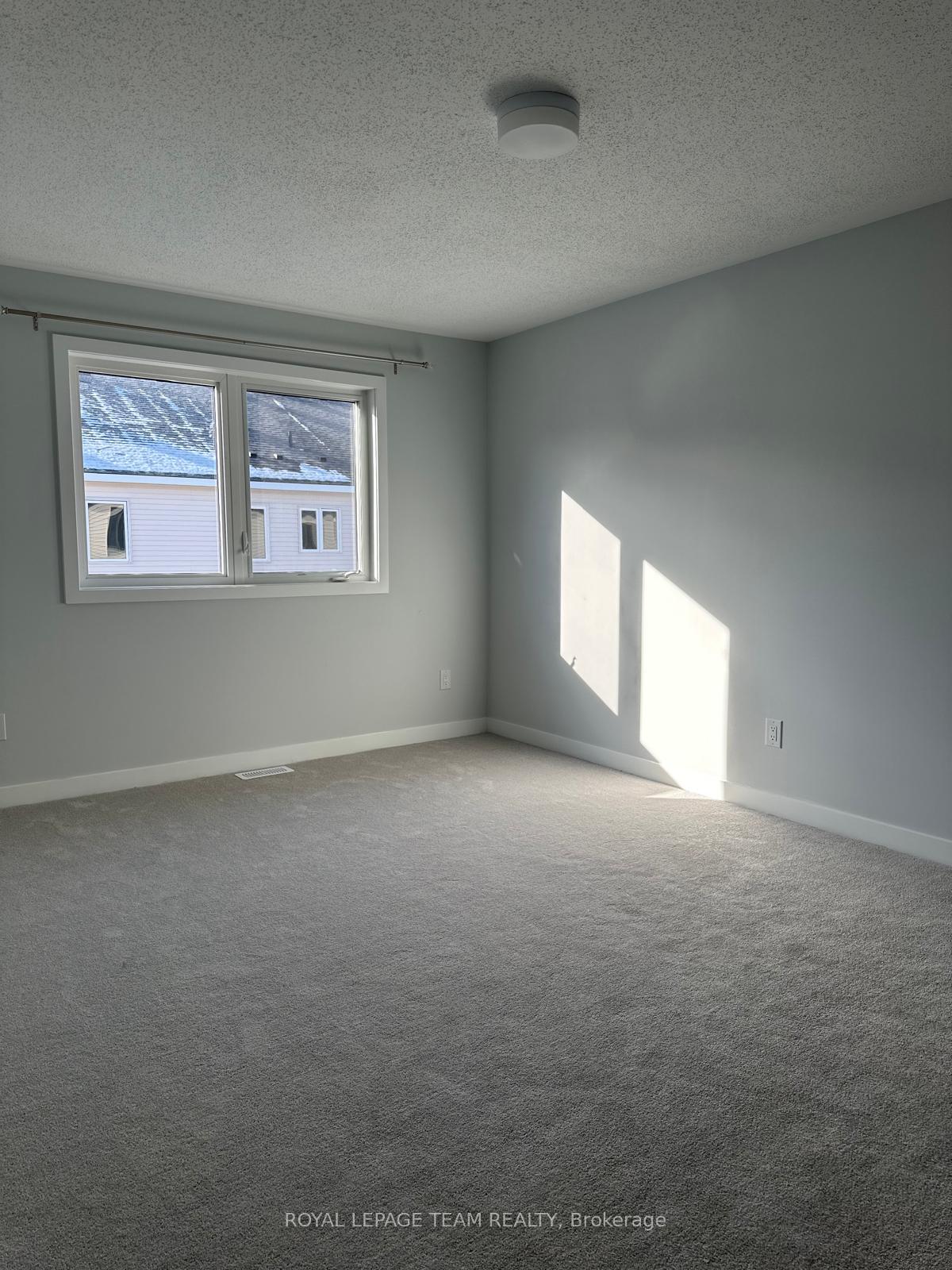 Photo 24 of 1074 Curraglass Walk, Ottawa, Stittsville (North) — HOMEH