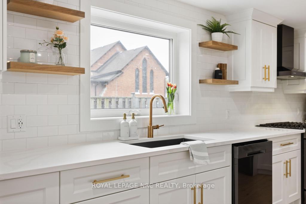 Photo 17 of 27 Ann Street, St. Catharines, Port Dalhousie — HOMEH