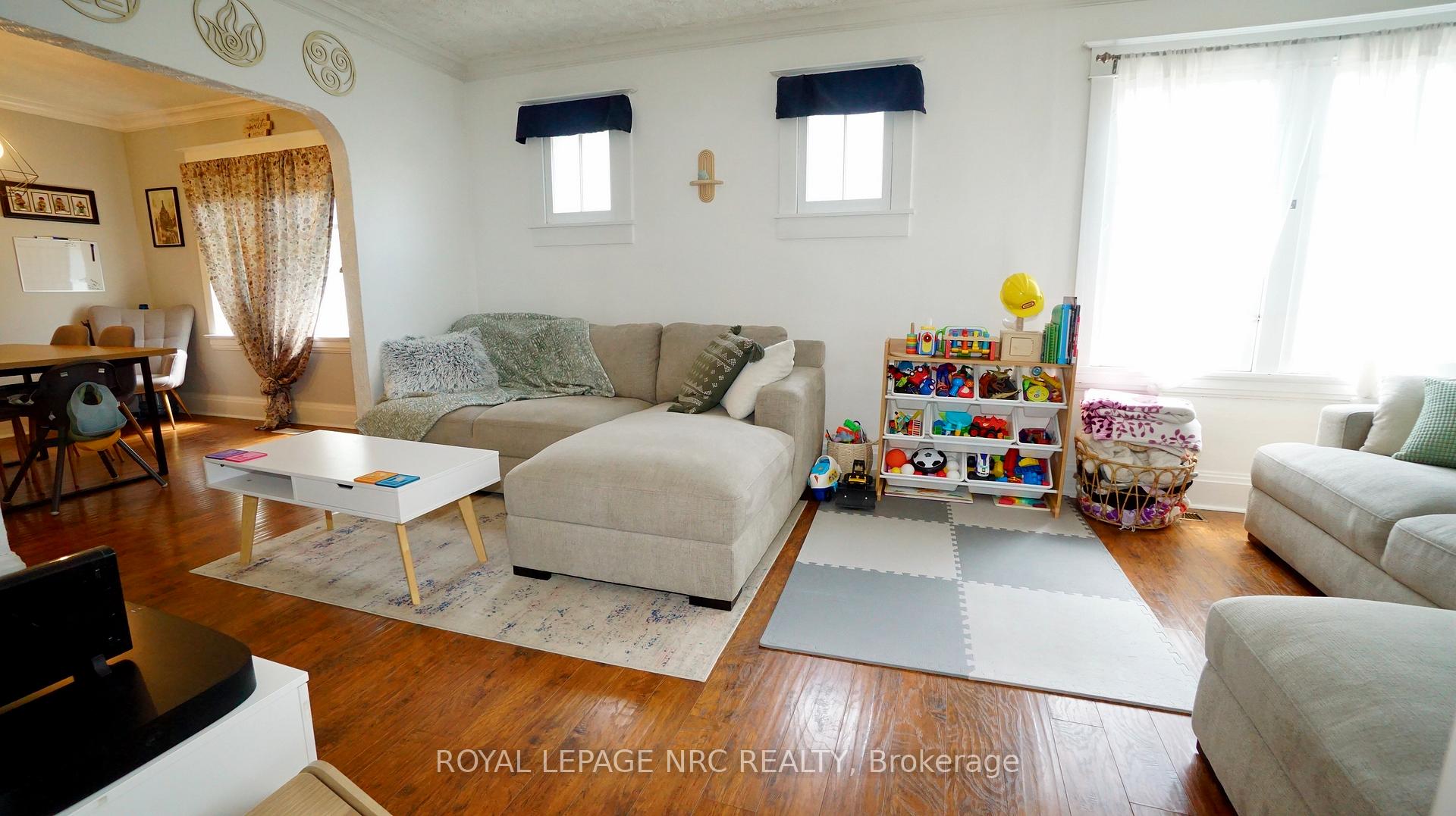 Photo 2 of 5 Trapnell Street, St. Catharines, E. Chester — HOMEH