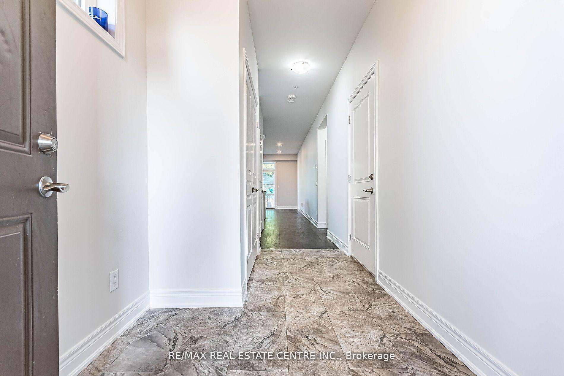 Photo 2 of 103 Manhattan Court, St. Catharines, Haig — HOMEH