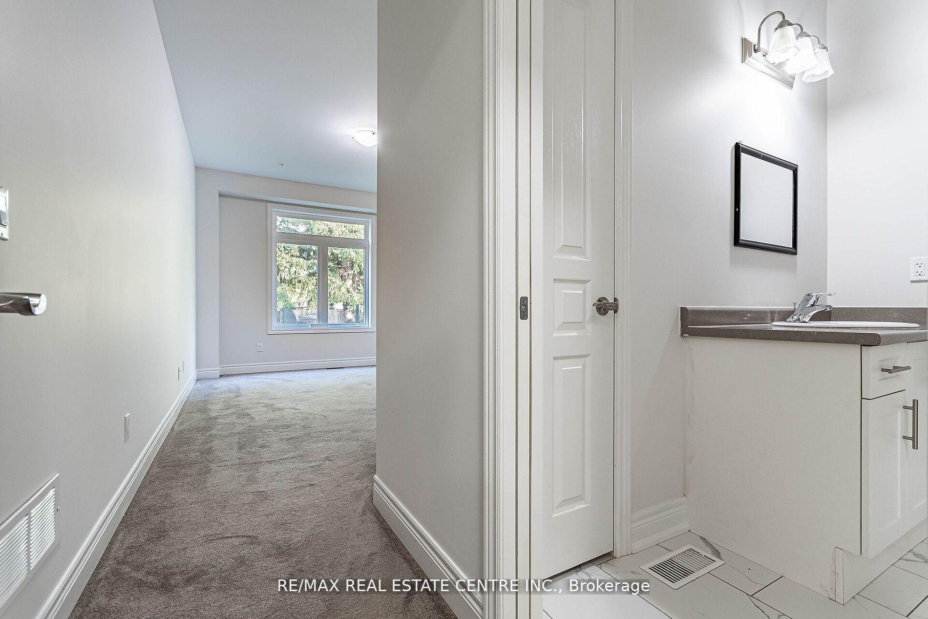 Photo 4 of 103 Manhattan Court, St. Catharines, Haig — HOMEH