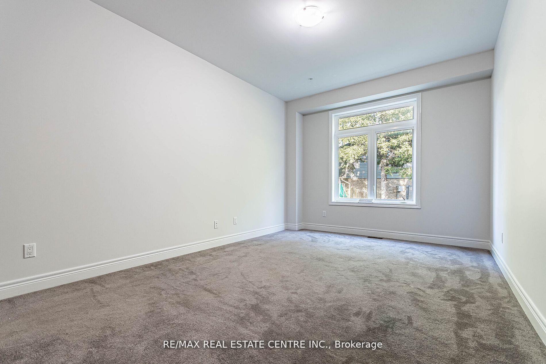 Photo 6 of 103 Manhattan Court, St. Catharines, Haig — HOMEH