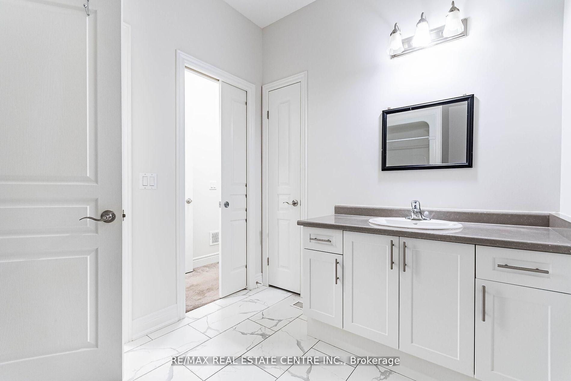 Photo 9 of 103 Manhattan Court, St. Catharines, Haig — HOMEH