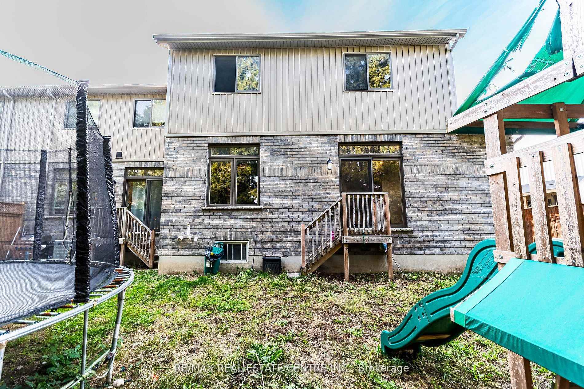 Photo 24 of 103 Manhattan Court, St. Catharines, Haig — HOMEH
