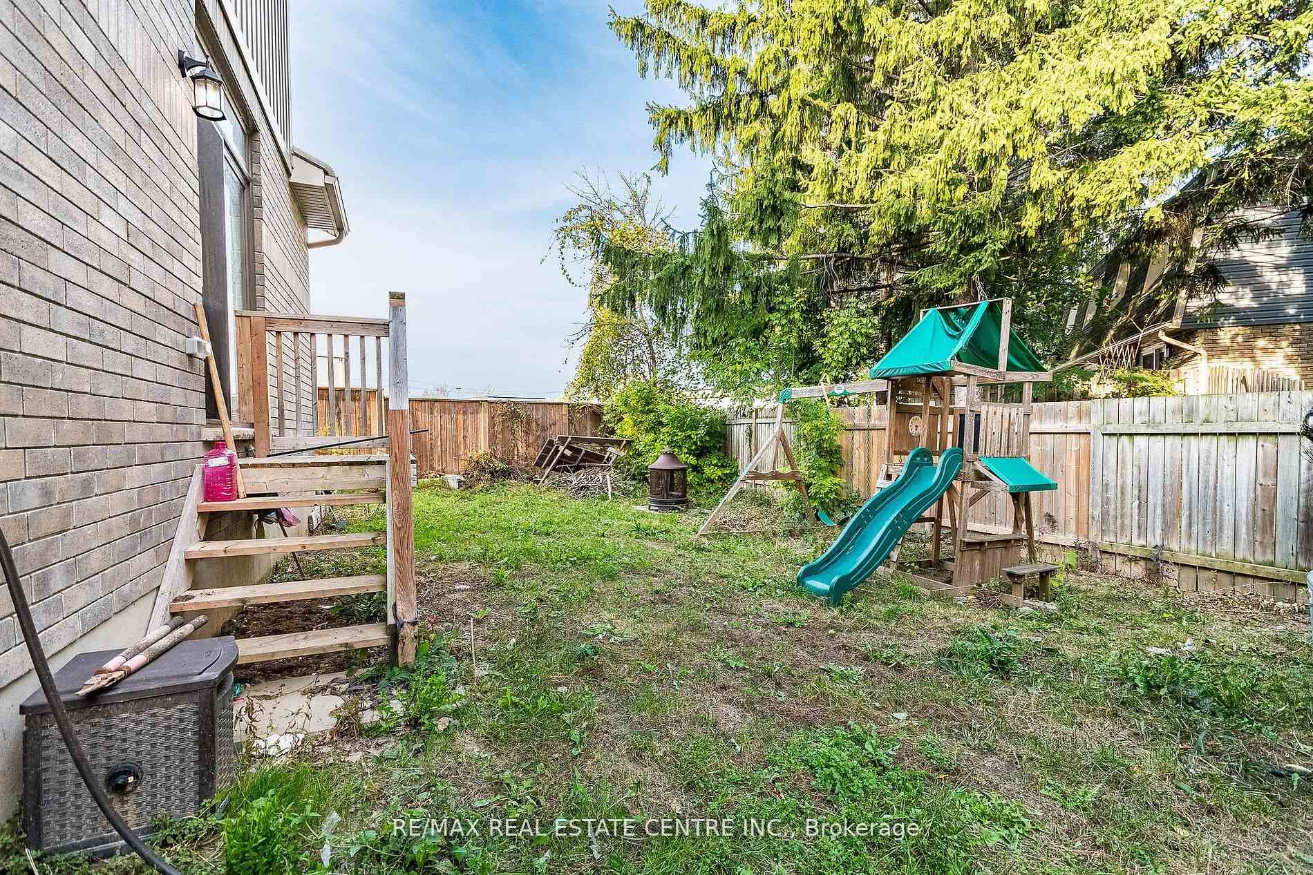 Photo 26 of 103 Manhattan Court, St. Catharines, Haig — HOMEH