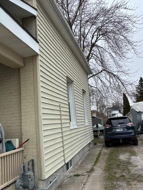 Photo 2 of 9 McIntyre Street, St. Thomas — HOMEH