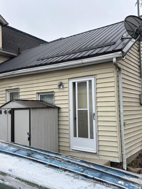 Photo 3 of 9 McIntyre Street, St. Thomas — HOMEH