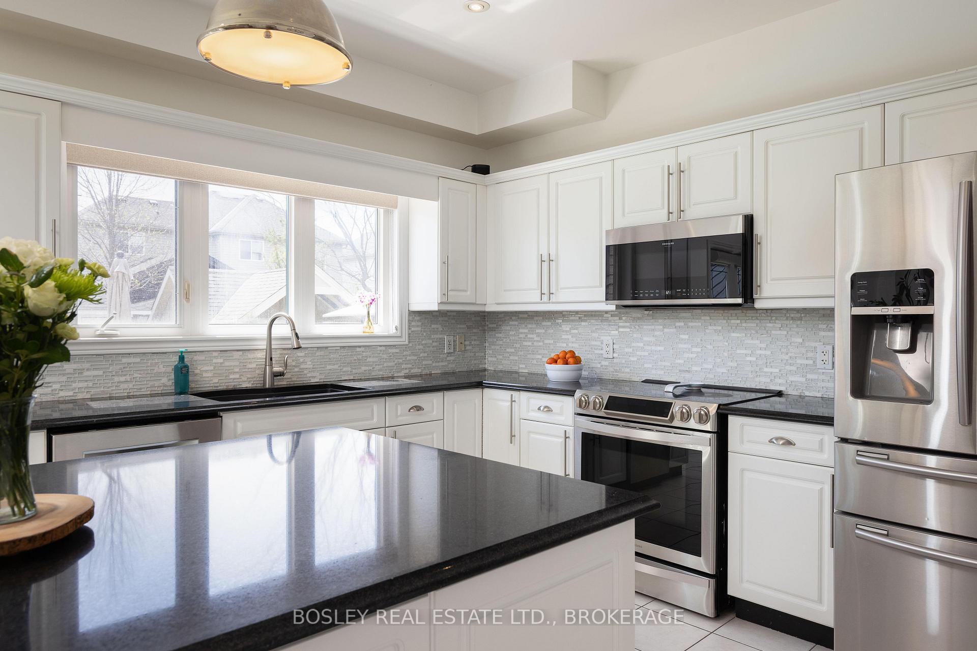 Photo 9 of 8 Damson Street, St. Catharines, Rykert/Vansickle — HOMEH