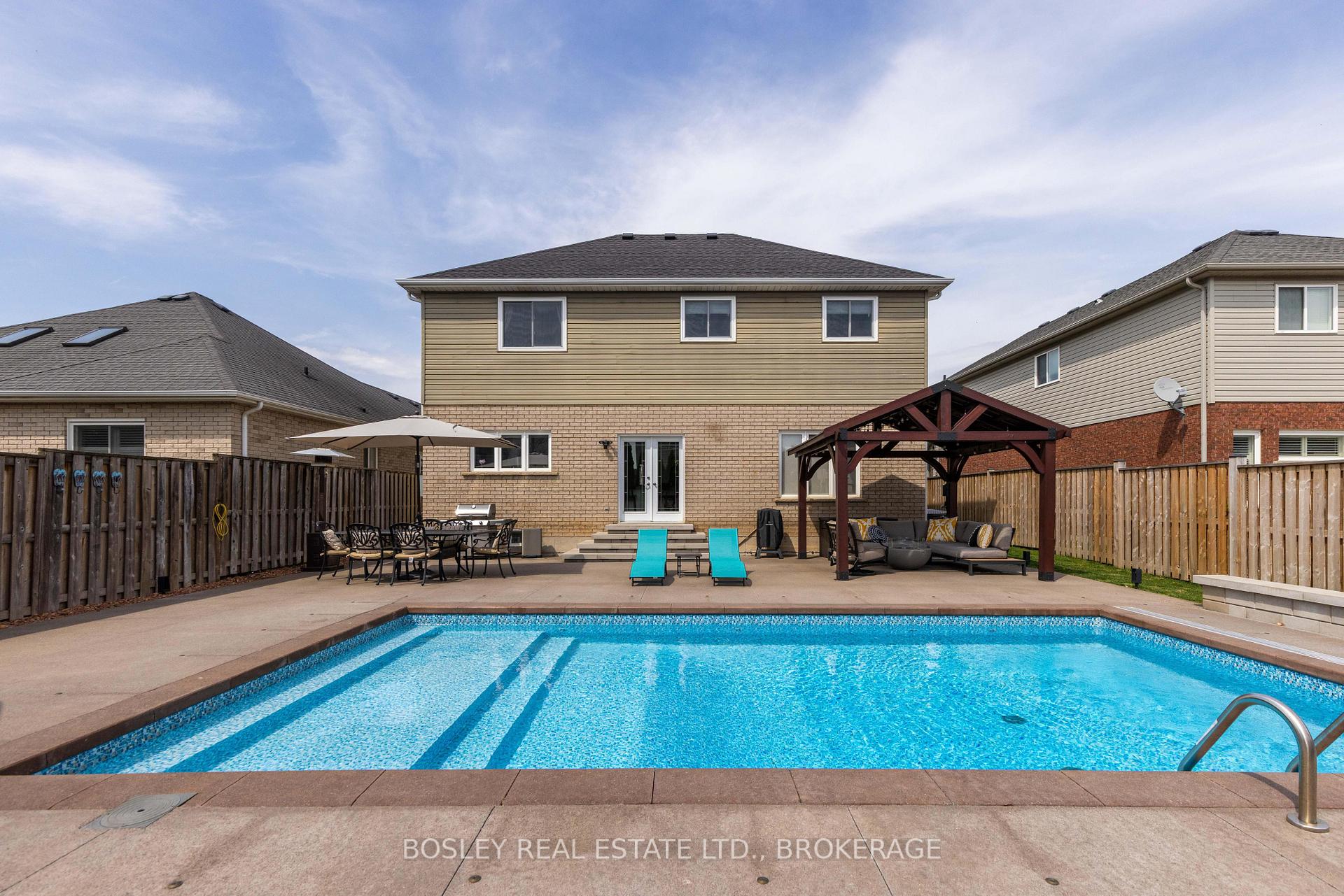 Photo 37 of 8 Damson Street, St. Catharines, Rykert/Vansickle — HOMEH